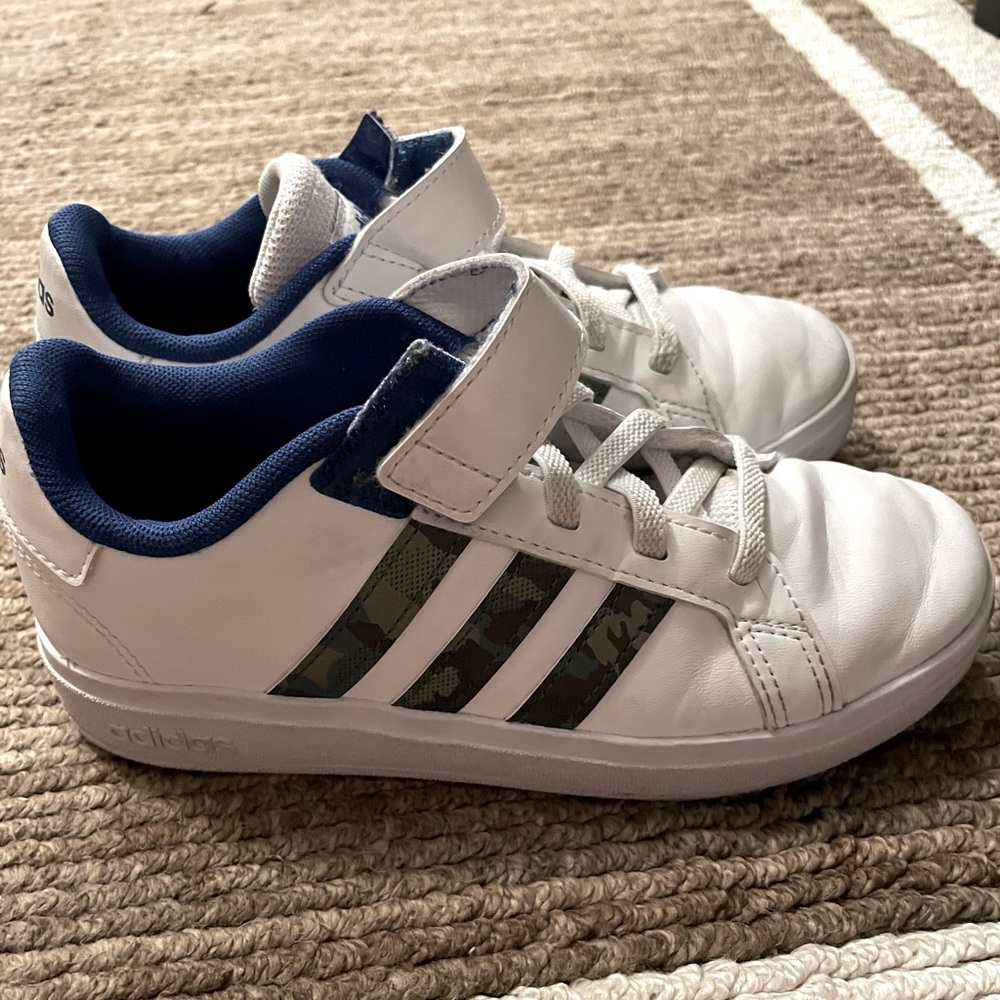 Adidas kids grand court 2.0 shoes
